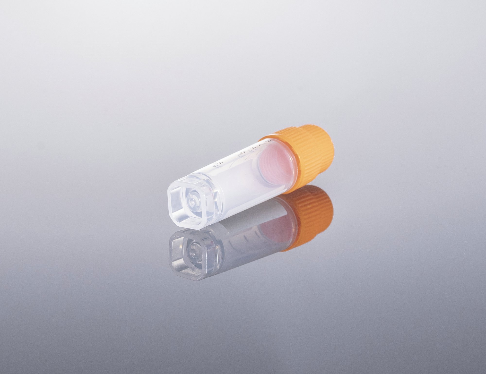 2.0ml 外旋冷冻管，橙色盖，无菌